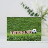 緑の草の上に言葉を書い感謝していたサッカーボールポスカ サンキューカード (スタンド正面)