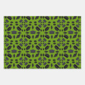 緑の草の上に黒い卒業式の帽子をかぶせる ラッピングペーパーシート (正面3)