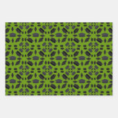 緑の草の上に黒い卒業式の帽子をかぶせる ラッピングペーパーシート (正面2)