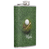 緑の草の上のゴルフボール フラスク (右)