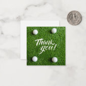 緑の草の上感謝していにお言葉を添えたゴルフボール ノートカード (正面/裏面インサイチュ)