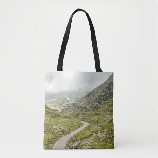 緑の草原と山 トートバッグ (正面)