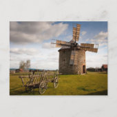 緑の草原と白い雲と青い空の風車 ポストカード (正面)