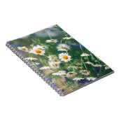 緑の草地に青い花と夏の花模様 ノートブック (右側)