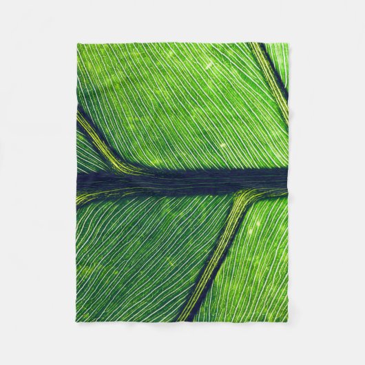 緑の葉のマクロ写真 フリースブランケット (正面)
