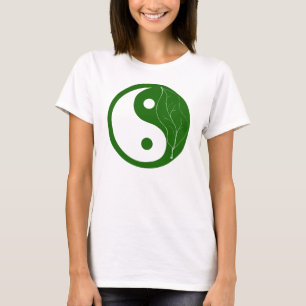 緑の葉の陰陽の記号 Tシャツ