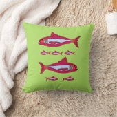 緑の装飾用クッションと赤魚2025 クッション (ブランケット)