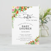 緑の赤ちゃんシャワーの途中の小さなかわいこちゃん  招待状 (スタンド正面)