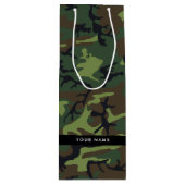 緑の迷彩模様、お名前、パーソナライズ ワインギフトバッグ (正面)