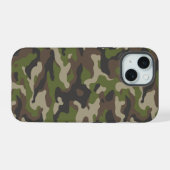 緑の迷彩模様 iPhone 15ケース (裏面横)