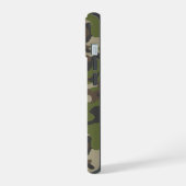 緑の迷彩模様 iPhone 15ケース (左側面)