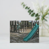 緑の遊び場の滑り台、木のジャングルジム ポストカード (スタンド正面)