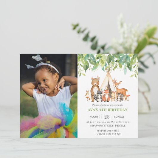 緑の部族の森林動物の誕生日写真 招待状 (スタンド正面)