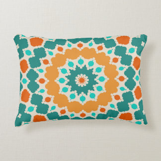 緑の金ゴールドと赤の花とダイヤモンド アクセントクッション