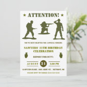 緑の陸軍の男性、軍隊、軍の迷彩柄誕生日パーティー 招待状 (スタンド正面)