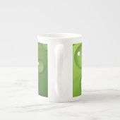 緑の雨滴パターン ボーンチャイナマグカップ (裏面)