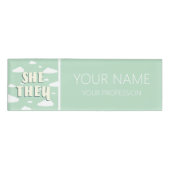 緑の雲の彼女は言う 名札 (正面)