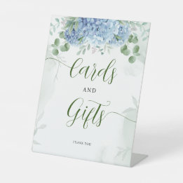 緑の青いアジサイのカードとギフト赤ちゃんシャワー 台座サイン