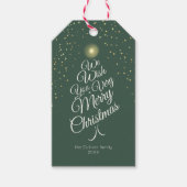 緑の非常に陽気なクリスマスツリーの家族の名前 ギフトタグ (正面)