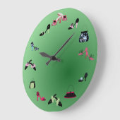 緑の靴およびバッグおよび色合い ラージ壁時計 (傾斜)