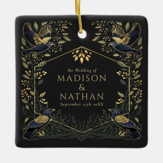 緑の魅力化されたゴシックレイヴン結婚フローラ セラミックオーナメント (正面)