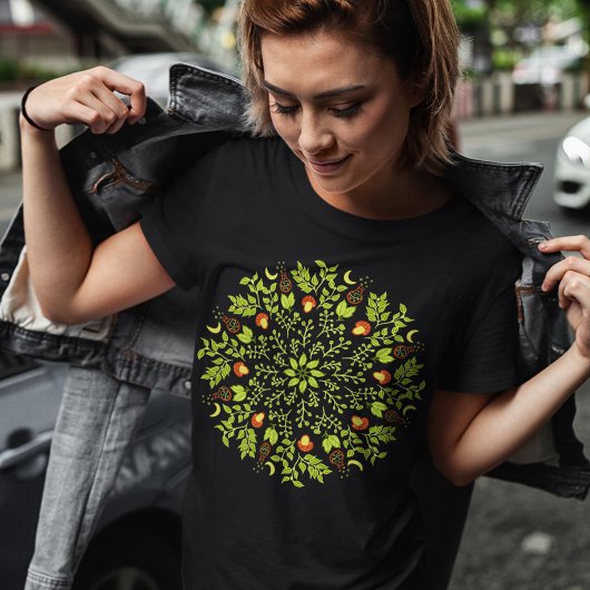 緑の魔女のポーションの葉キノコの植物の曼荼羅 Tシャツ