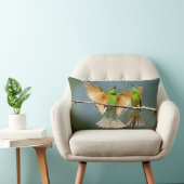 緑の鳥が緑に浮き浮無地のく ランバークッション (椅子)