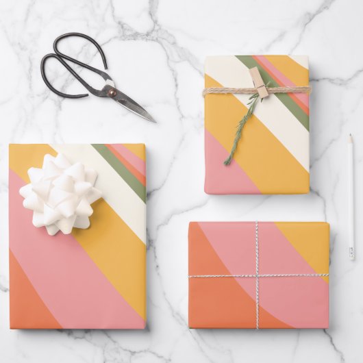 緑の黄色とピンクのGroovyレトロウェーブライン ラッピングペーパーシート (正面)