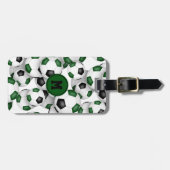 緑の黒いチームカラーのサッカーボール ラゲッジタグ (正面横)