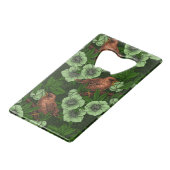 緑の黒い緑の上にウォレンとヘレボア クレジットカード栓抜き (正面アングル)