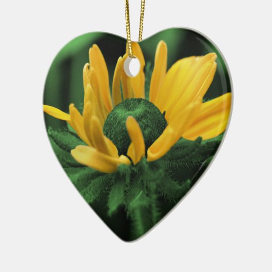 緑の黒によって注目されるスーザンの花のオーナメント セラミックオーナメント (左)