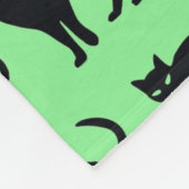 緑の黒猫 フリースブランケット (角)