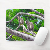緑の2匹のサルが木に座ってプリントマウスパッド マウスパッド (マウス)