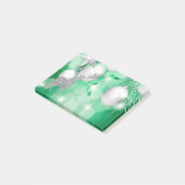 緑の《写真》ぼけ味のオーナメントの球の銀製のトナカイの喜び ポストイット (アングル)