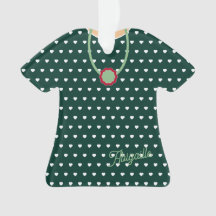 緑のTシャツのドレスのフィギュアに白いハート