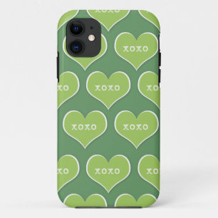 緑のXOXOハートカスタマイズ可能な背景色 iPhone 11 ケース