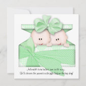 緑はベビーシャワーの招待状か発表を結び付けます 招待状 (正面)