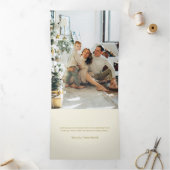 緑エレガントモダンと金ゴールドのクリスマスツリー写真 三つ折りクリスマスカード (内部)