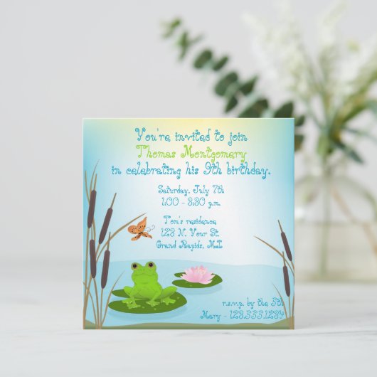 緑カエルの子供の誕生日のパーティの招待状 招待状 (スタンド正面)
