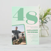 緑グラデーション 48歳の誕生日招待状 少年 写真 招待状 (スタンド正面)
