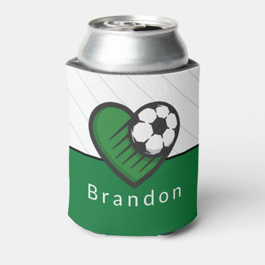 緑サッカー大好きキッズプレーヤーの名前&ボールストライプの 缶クーラー (缶裏面)