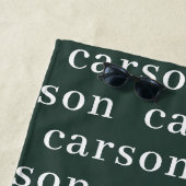 緑シンプルのパーソナライズされた繰り返し名 ビーチタオル (インサイチュ)