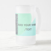 緑シンプル青水彩加色フォトカスタム文字 フロストグラスビールジョッキ (正面右)