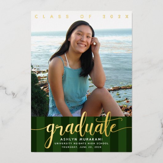 緑ストライプの卒業写真のスクリプ実在金ゴールド 箔招待状 (正面)