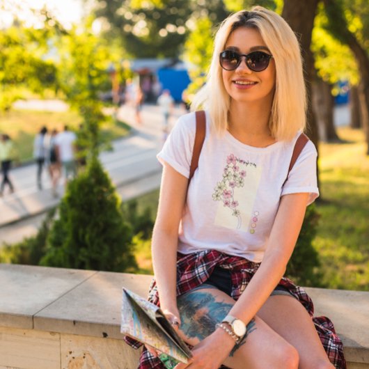 緑ピンク花女性Tシャツ Tシャツ