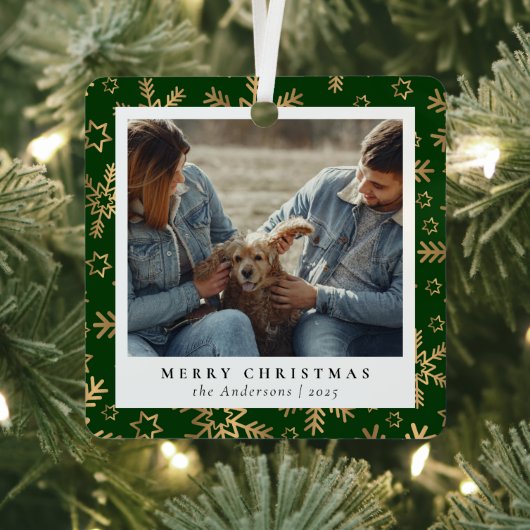 緑ミニマルエレガント金ゴールドクリスマスカップルの写真 メタルオーナメント (インサイチュ)