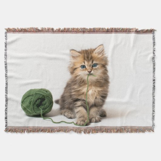緑ヤーンを持つ子ネコ スローブランケット (正面)
