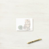 緑ヤーンを持つ子ネコ ポストイット (デスク上)