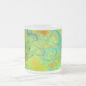 緑土-ティール（緑がかった色）及び金ゴールドの潮 フロストグラスマグカップ (中央)