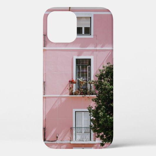 緑木近くのピンクコンクリート建物コマーシャル Case-Mate iPhoneケース (裏面)